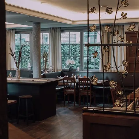 Restaurant & Engelkeller 4*