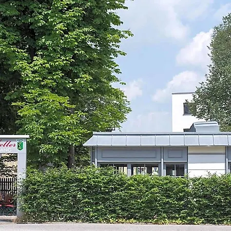 ホテル Restaurant & Engelkeller 4*