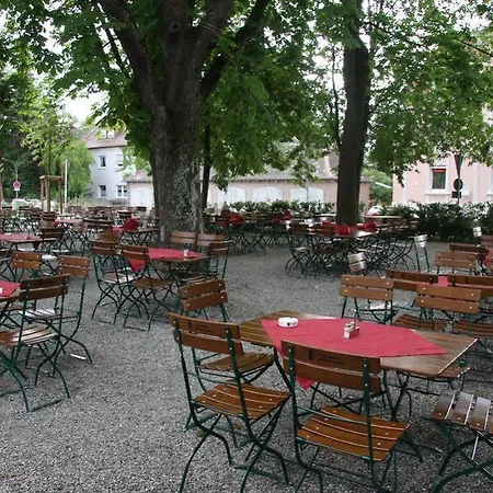 Отель Restaurant & Engelkeller 4*